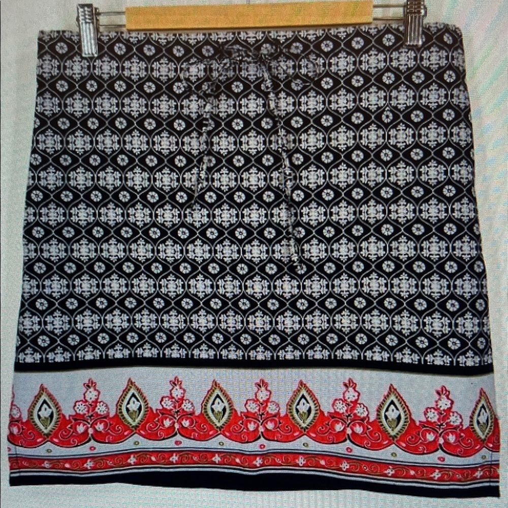 Black and White Printed Border Mini Skirt with Red Accent